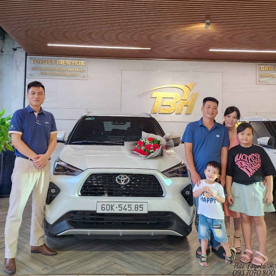 11/2024 - BÀN GIAO TOYOTA YARISS CROSS CHO GĐ ANH NAM, CHỊ THÚY (BIÊN HÒA).