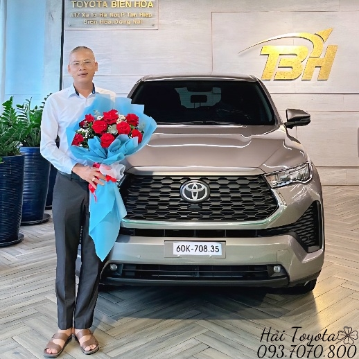 06/2025 - BÀN GIAO TOYOTA INNOVA CROSS VỀ CÙNG ANH THƯ.