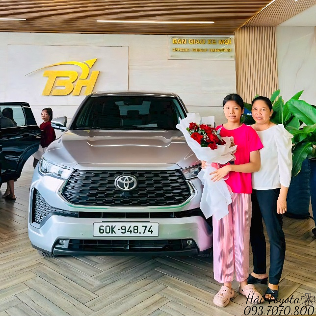 07/2025 - BÀN GIAO TOYOTA INNOVA CROSS 2.0V VỀ VỚI CHỊ LOAN