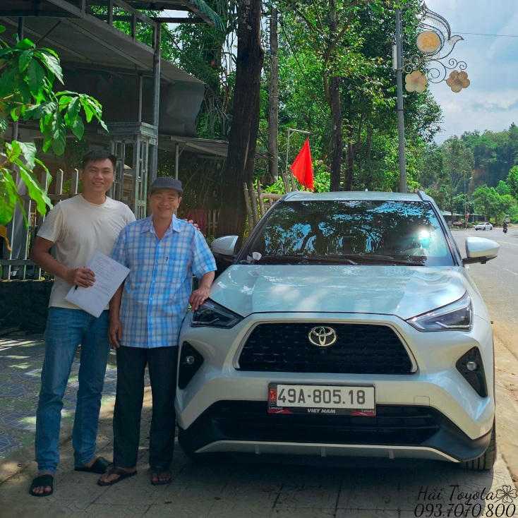 09/2025 - BÀN GIAO TOYOTA YARIS CROSS VỀ ANH NGUYÊN - LÂM ĐỒNG.