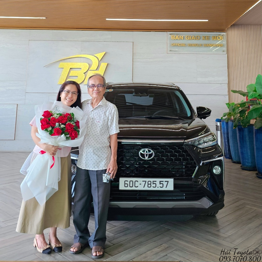 10/2025 - BÀN GIAO TOYOTA VELOZ CROSS TOP VẾ CÙNG CHỊ TRÂN. 