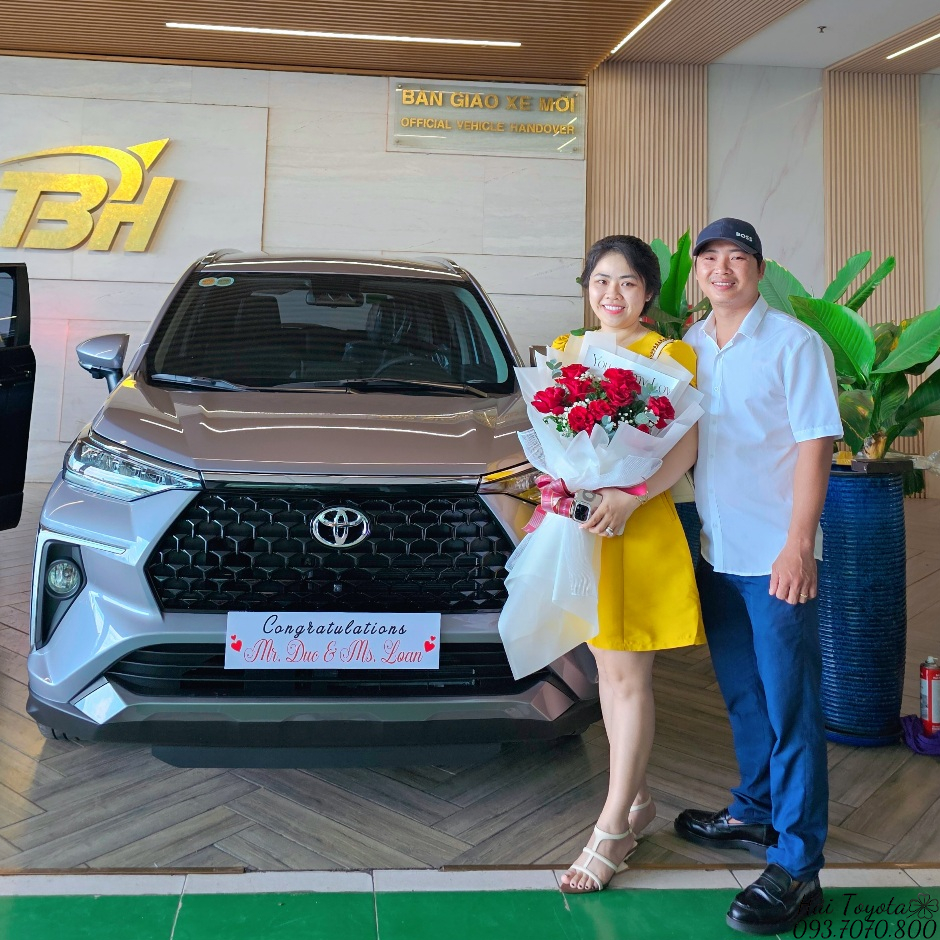 10/2025 - BÀN GIAO TOYOTA VELOZ CROSS TOP VỀ VỚI ANH ĐỨC - CHỊ LOAN.