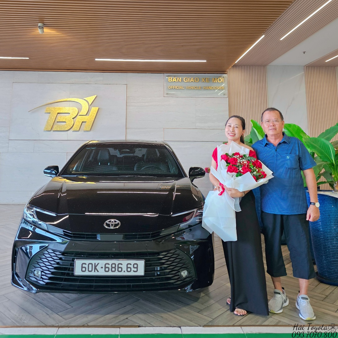 11/2025 - BÀN GIAO CHIẾC XE THỨ 3 - TOYOTA CAMRY CHO GĐ ANH NHÃ, CHỊ THƯ.