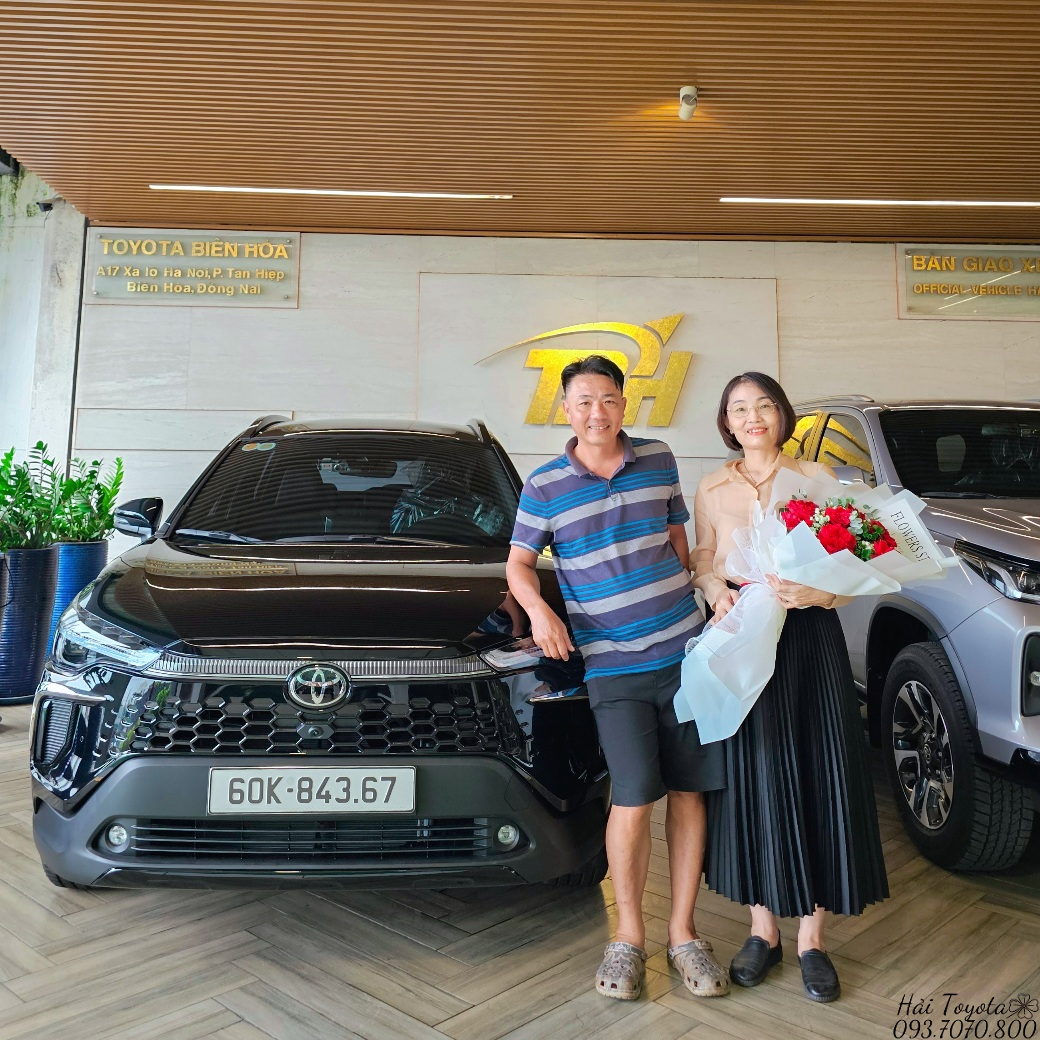 11/2025 - TOYOTA COROLLA CROSS 1.8V BÀN GIAO VỀ VỚI CHỊ HUYỀN UY TÍN.