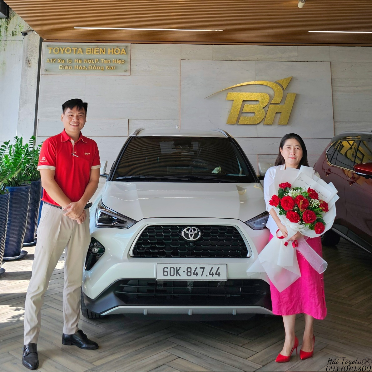 11/2025 - TOYOTA YARIS CROSS 1.5V - GIAO VỀ CHỊ PHƯỢNG NHANH NGỌN