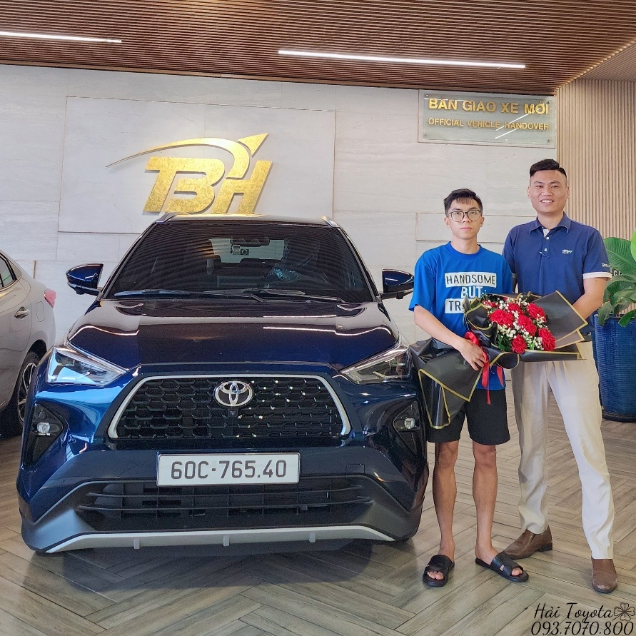 03/2025 - BÀN GIAO TOYOTA YARIS CROSS CHO EM HẬU 2k2 (BIÊN HÒA).
