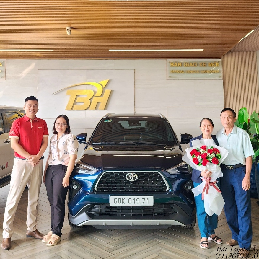 04/2025 - BÀN GIAO TOYOTA YARIS CROSS VỀ VỚI GĐ CÔ LÝ (BIÊN HÒA)