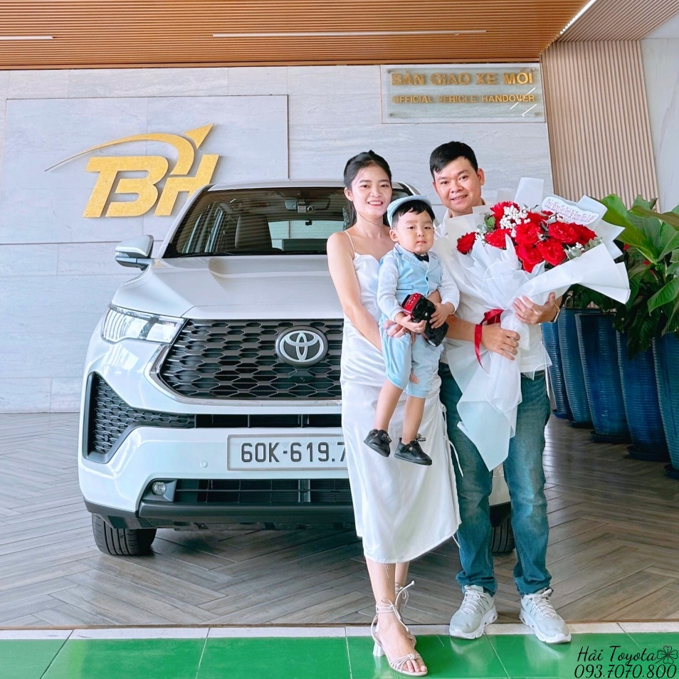 04/2015 - BÀN GIAO INNOVA CROSS VỀ GIA ĐÌNH BÉ HAPPY MỪNG SINH NHẬT TRÒN 2 TUỔI.