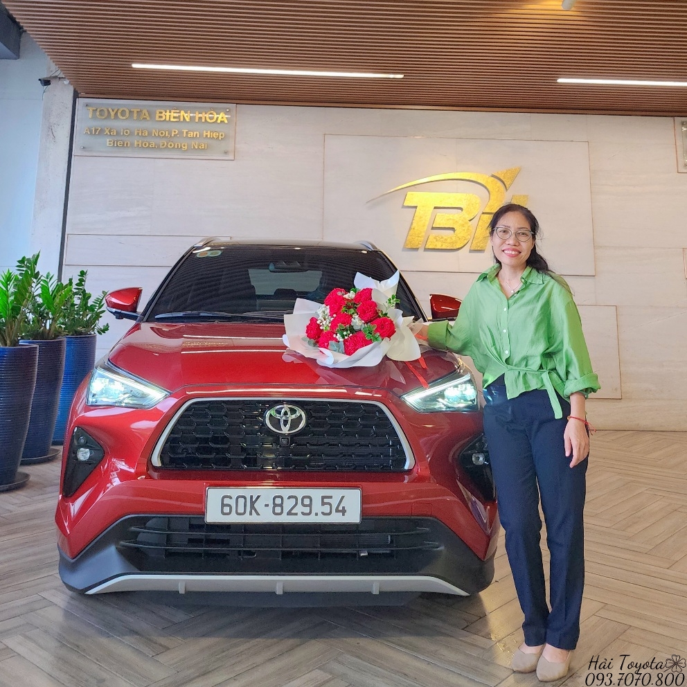 04/2025 - BÀN GIAO TOYOTA YARIS CROSS 1.5V VỀ CHỊ HƯƠNG (BIÊN HÒA)