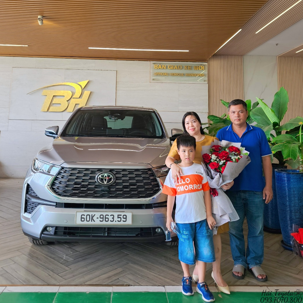 04/2026 - TOYOTA INNOVA CROSS 2.0 HYBRID - BÀN GIAO ANH AN, CHỊ HẰNG.
