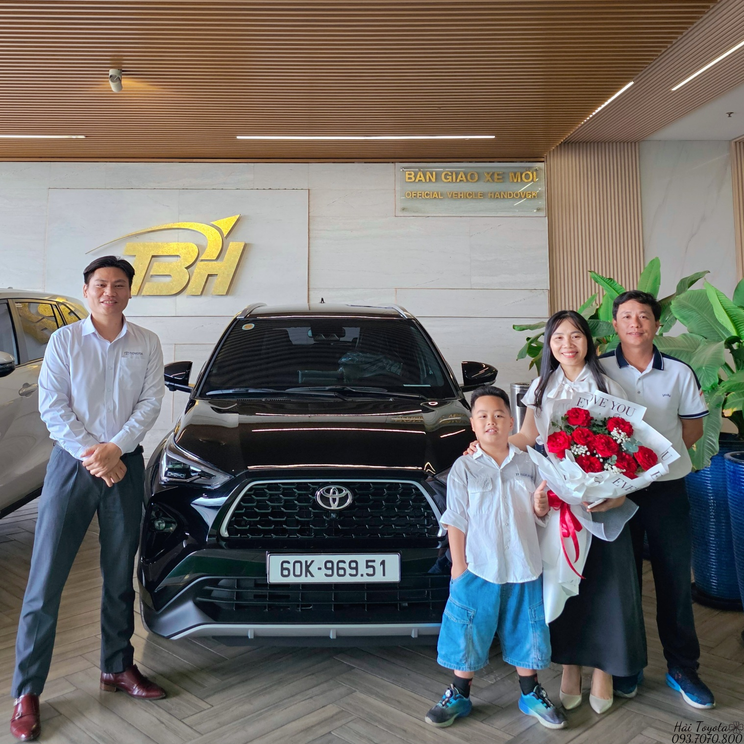 TOYOTA YARIS CROSS - BÀN GIAO VỀ CÙNG ANH THỌ