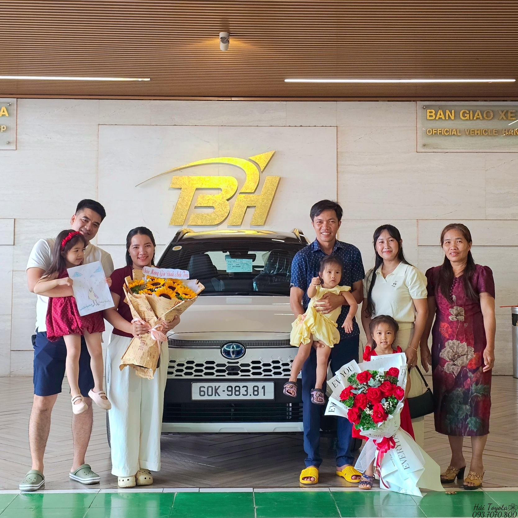 05/2026 - TOYOTA COROLLA CROSS 1.8HYBRID - BÀN GIAO VỀ GĐ ANH THÂN.