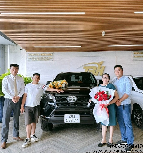 07/2023 - BÀN GIAO XE TOYOTA FORTUNER 2.4AT ĐÚNG NGÀY ĐẸP CHO CÔ THANH - ANH DANH (Lâm Đồng)