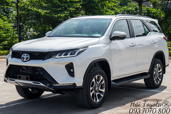 FORTUNER LEGENDER 2.4AT (4x2) 